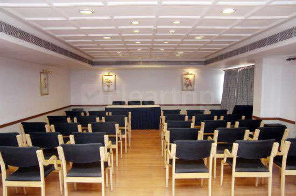 Hotel Abad Plaza Kochi Екстер'єр фото