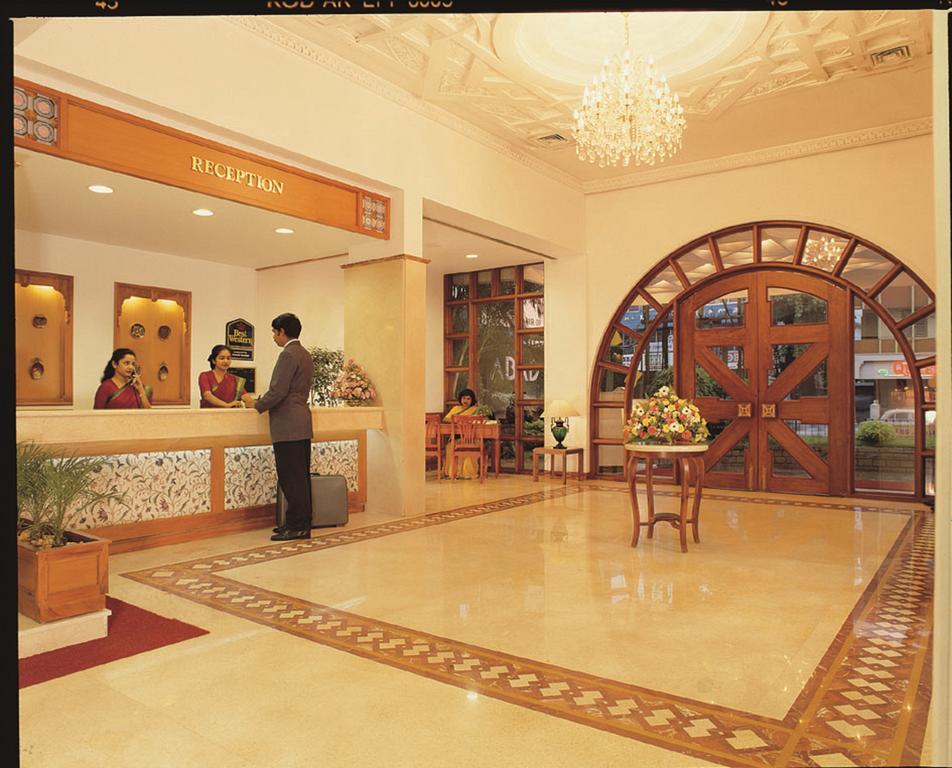 Hotel Abad Plaza Kochi Екстер'єр фото