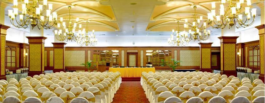 Hotel Abad Plaza Kochi Екстер'єр фото