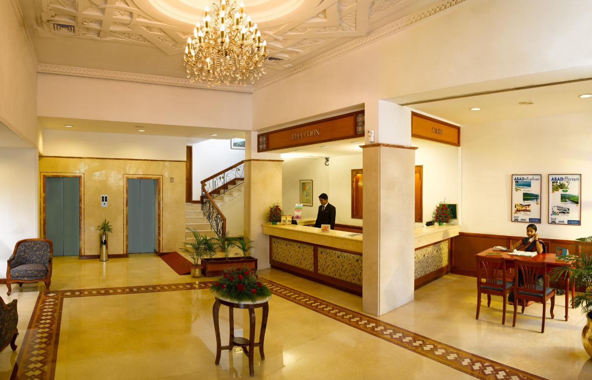 Hotel Abad Plaza Kochi Екстер'єр фото