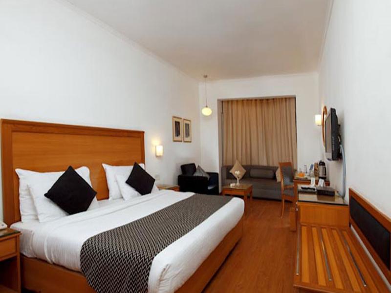 Hotel Abad Plaza Kochi Екстер'єр фото