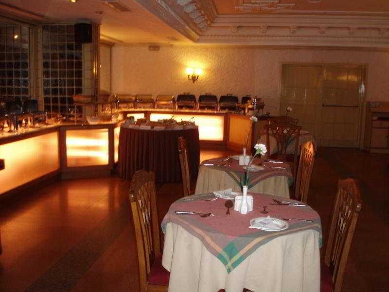 Hotel Abad Plaza Kochi Екстер'єр фото