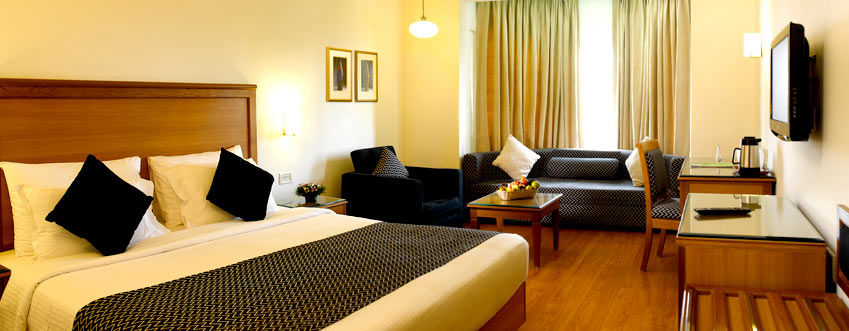 Hotel Abad Plaza Kochi Екстер'єр фото