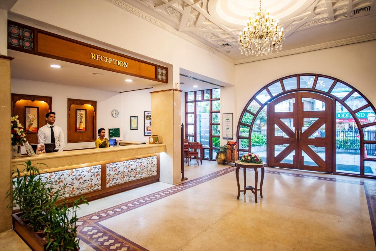 Hotel Abad Plaza Kochi Екстер'єр фото