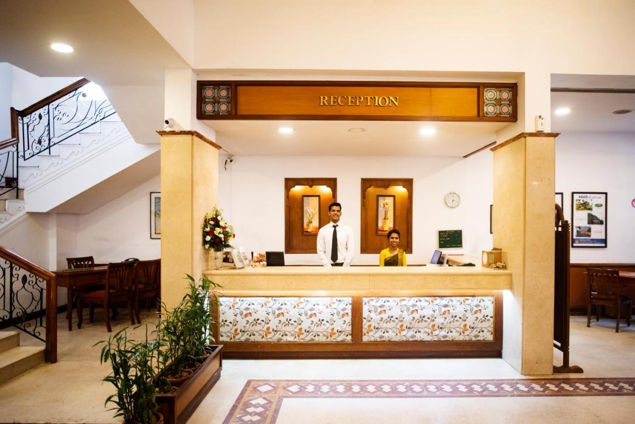 Hotel Abad Plaza Kochi Екстер'єр фото