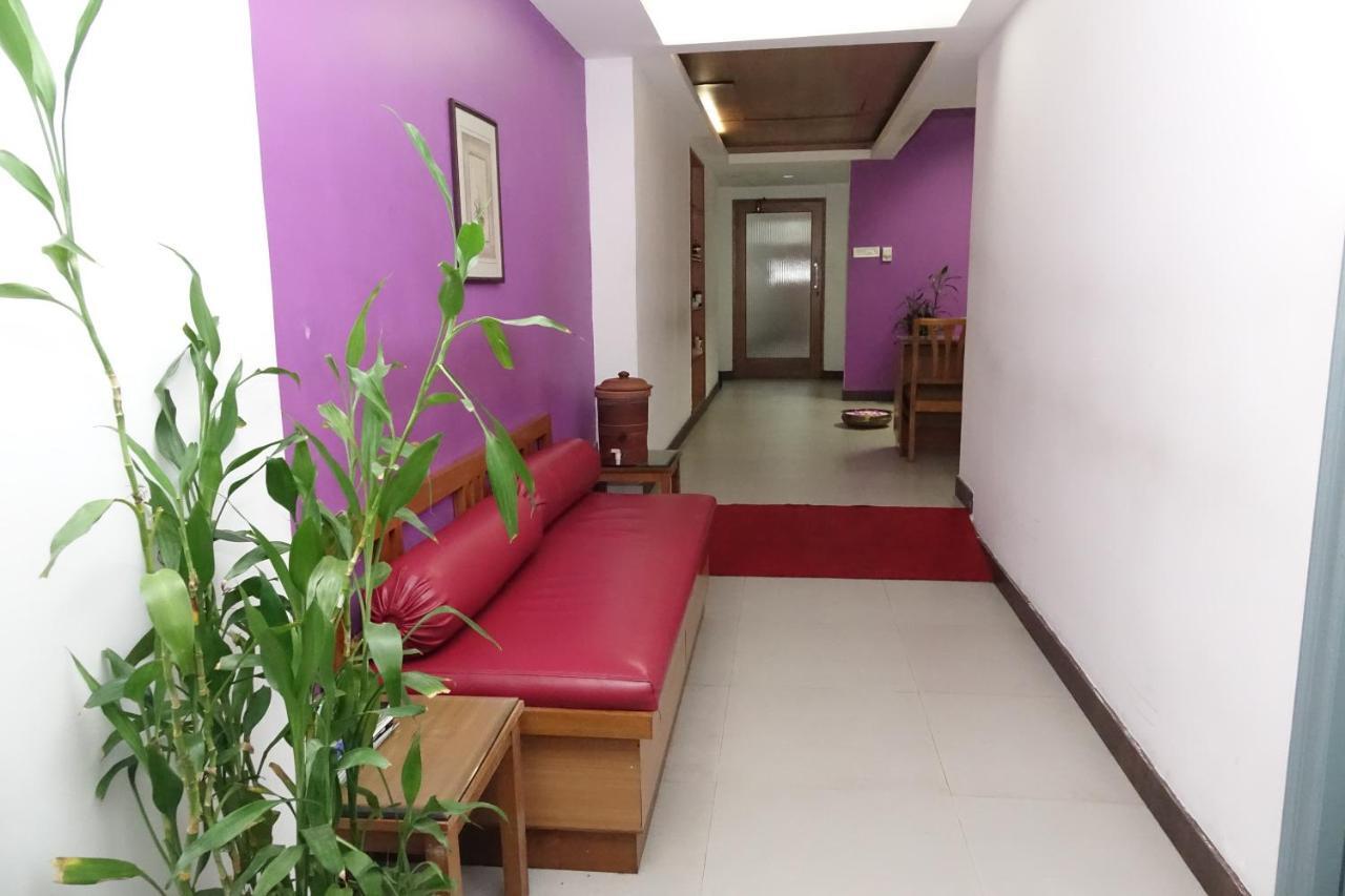 Hotel Abad Plaza Kochi Екстер'єр фото